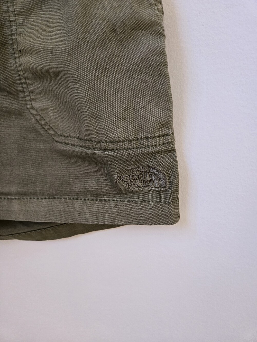 The North Face Olive Green Casual Shorts Women’s Drawstring Utility Shorts Small - Picture 2 of 8